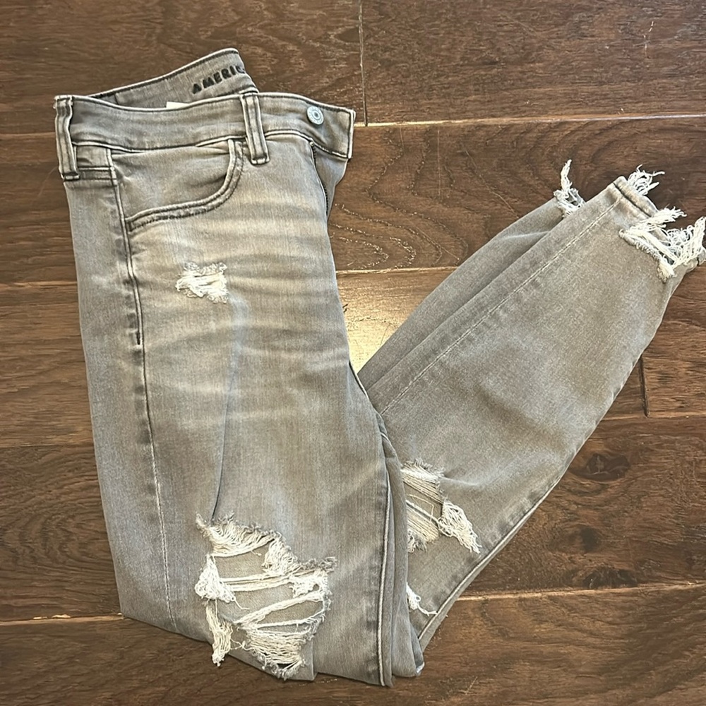 American Eagle Outfitters Distressed Gray Jeans High Waisted....